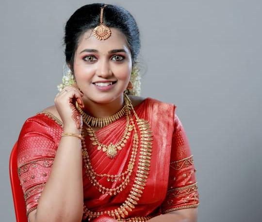 MIRROR BEAUTY PARLOUR KAKKATTIL