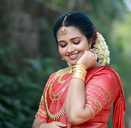 MIRROR BEAUTY PARLOUR KAKKATTIL